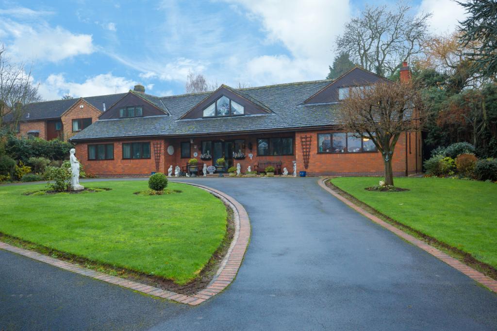 5 bedroom property for sale in Endsleigh Gardens, Edwalton, Nottingham