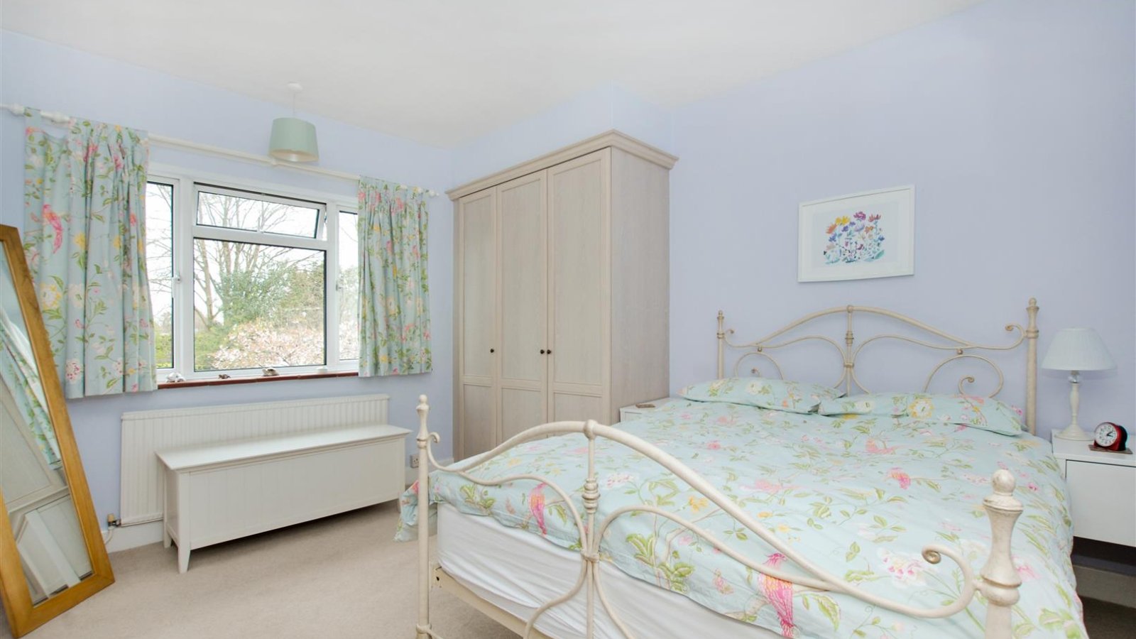 5 bedroom property for sale in Vine Lane, North Hillingdon £925,000