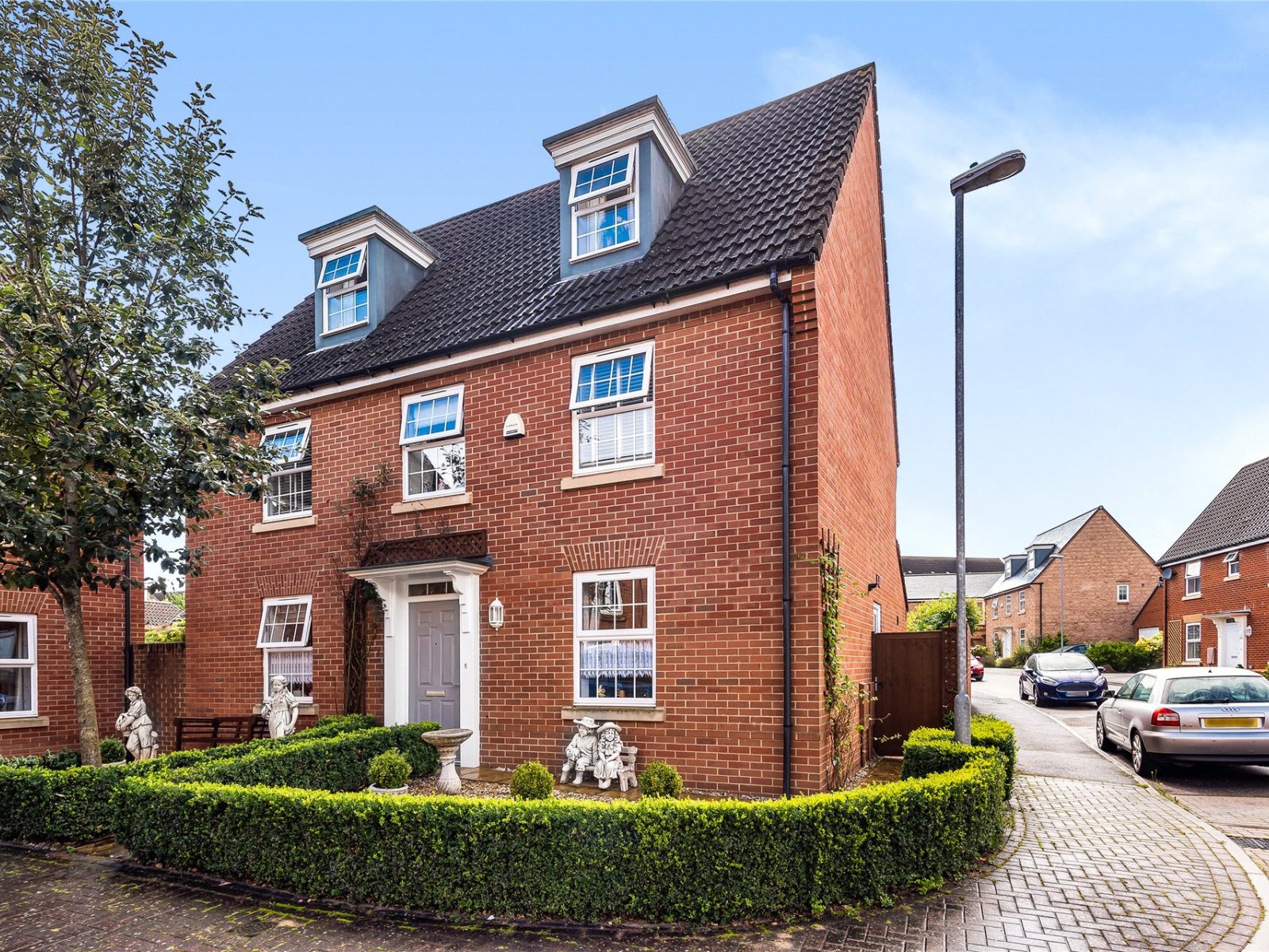 5 bedroom property for sale in Collett Road, Norton Fitzwarren, Taunton