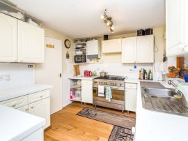 Uplands Close, Uckfield thumb 3