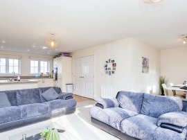 Holmbush End, Faygate, Horsham thumb 3