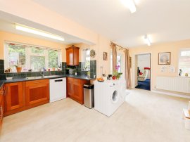 Cardun Close, Blofield, Norwich thumb 3