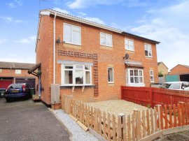 Ravensbourne Road, Hawkslade, Aylesbury photo