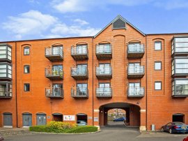 Handbridge Square, Chester photo