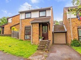 Lowden Close, Winchester photo