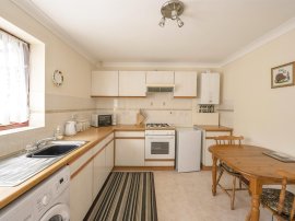 Whitehouse Court, Bircotes, Doncaster thumb 2