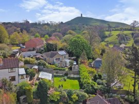 Bove Town, Glastonbury thumb 2