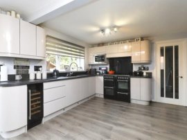 Manor Grove, Worksop thumb 2