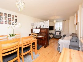 Mansefield Close, Desborough, KETTERING thumb 3