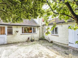 Horsham Road, Handcross, Haywards Heath thumb 2