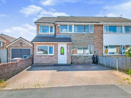 Moor Knoll Close, East Ardsley, Wakefield photo