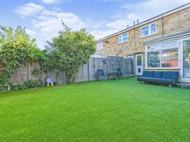 Bucklers Close, Broxbourne thumb 3