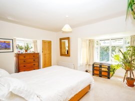 Lockers Park Lane, Hemel Hempstead thumb 1