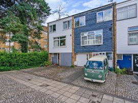 Morley Grove, Harlow thumb 1