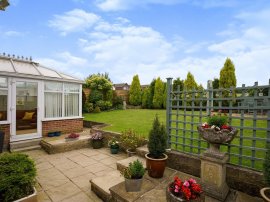 Wrenbeck Drive, Otley thumb 2