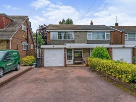 Huntingdon Close, Broxbourne thumb 1