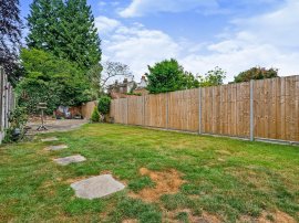 Huntingdon Close, Broxbourne thumb 3