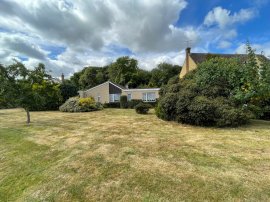 Rambling Way, Potten End, Berkhamsted thumb 2
