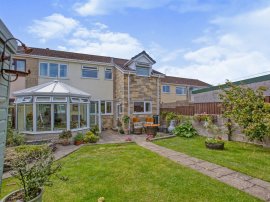Martins Close, Wells thumb 3