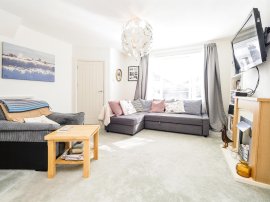 Ingrebourne Road, RAINHAM thumb 2