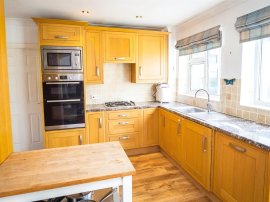 Silverdale Close, Frodsham thumb 3