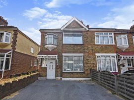 Glenwood Drive, Gidea Park, Romford thumb 1