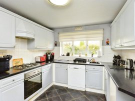 Chapmans Drive, Old Stratford, Milton Keynes thumb 3