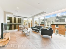Sandringham House, Earls Way, Tower Bridge, London photo