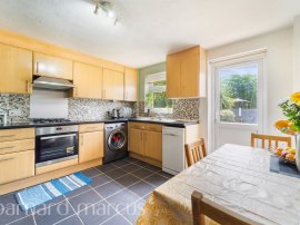 Tawny Close, Feltham thumb 2