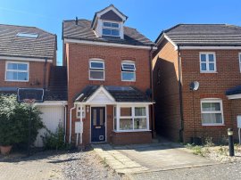 St. Mary's Close, Seaford thumb 1