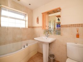 Quixhill Close, Ashbourne photo