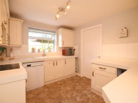 Quixhill Close, Ashbourne thumb 3