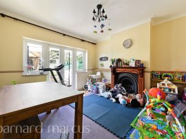 Beresford Avenue, Surbiton thumb 3