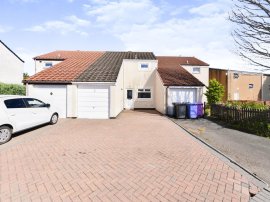 Gigha Lane, Broomlands, Irvine thumb 1