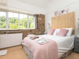 The Bark House Hotel, Tiverton thumb 3