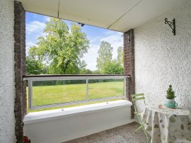 Beechlands Avenue, Netherlee, Glasgow thumb 3