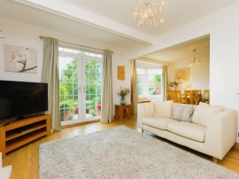 Ashdale Drive, Glasgow thumb 2