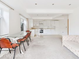 Coombe Road, New Malden photo
