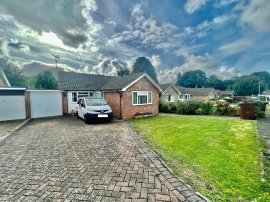 Waldron Close, Eastbourne thumb 1