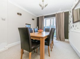 Ashtead Close, Clacton-On-Sea thumb 3