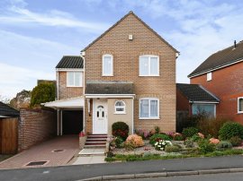 Barnham Broom Road, Wymondham thumb 1