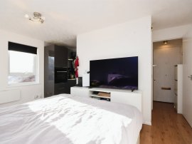 Darnay Rise, Chelmsford thumb 1