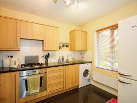 Buzzard Road, Calne thumb 3