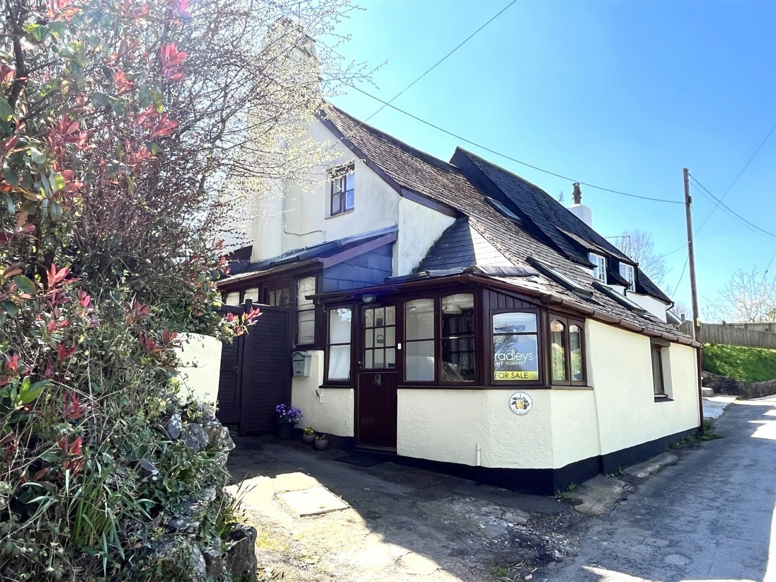 2 bedroom property for sale in Higher Dean, Buckfastleigh, Devon, TQ11