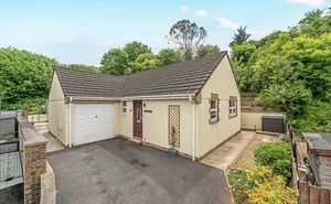 Click for details Embury Close, Kingskerswell, Newton Abbot, Devon, TQ12 photo