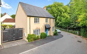 Click for details Hillcrest Gardens, Exmouth, Devon, EX8 photo