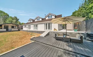 Click for details Darran Close, Kingsteignton, Newton Abbot, Devon, TQ12 photo