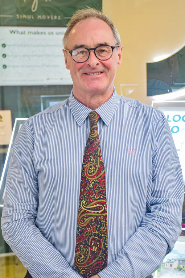 Tim Davies, Viewing Consultant from Jones Robinson Newbury Branch office