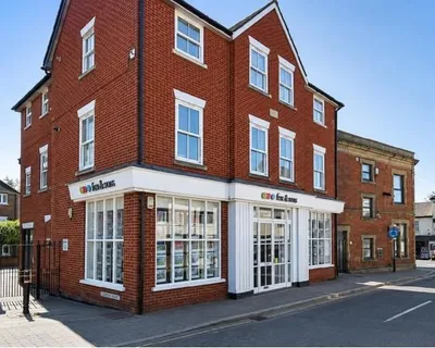 Fox & Sons, Estate Agent in Fordingbridge