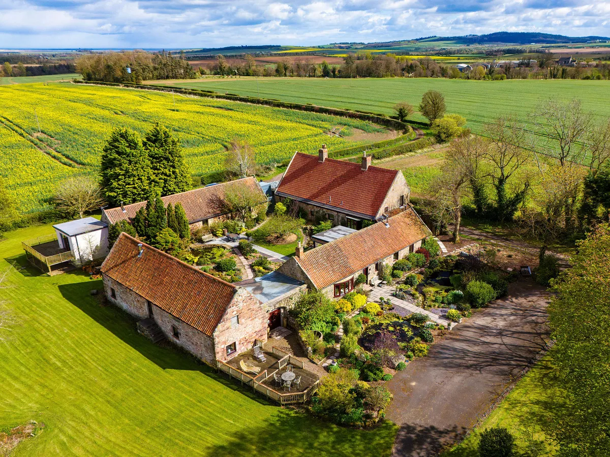 https://mr1.homeflow-assets.co.uk/files/media/image/0000/0000/2573ec8ef26c65ed17789ed4a57030b1/Berrington_drone-4.jpg